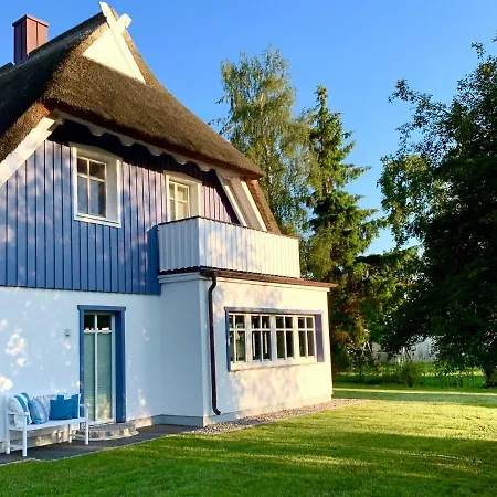 Haus Meerblau Villa Born